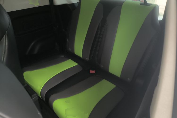 Used Roewe Clever 2021 302 km New Four-Seater Super-Efficient Version Left Rear Seat