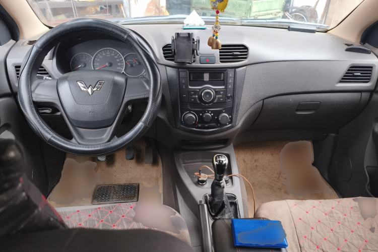 Used Wuling Hongguang 2015 1.5L S Basic Version China V Standard