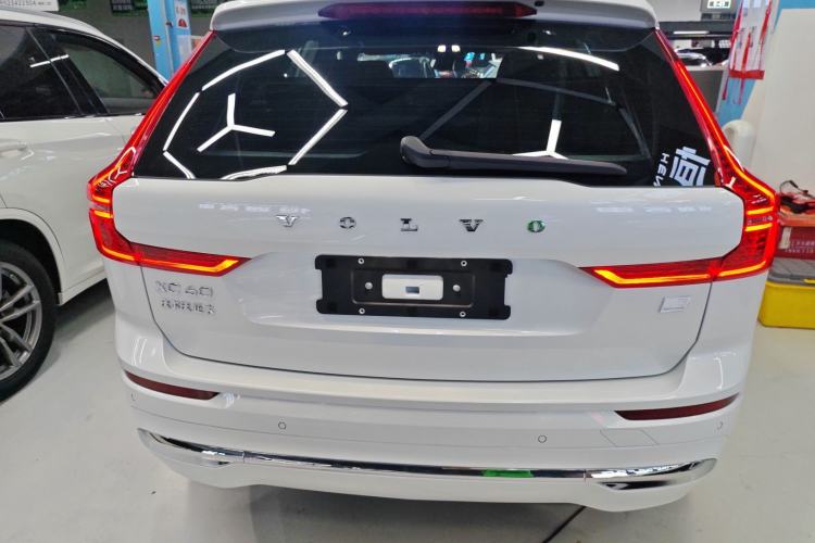 Used Volvo XC60 New Energy 2023 T8 Plug-in Hybrid Long-Range All-Wheel Drive Intelligent Luxury and Enjoyment Edition
