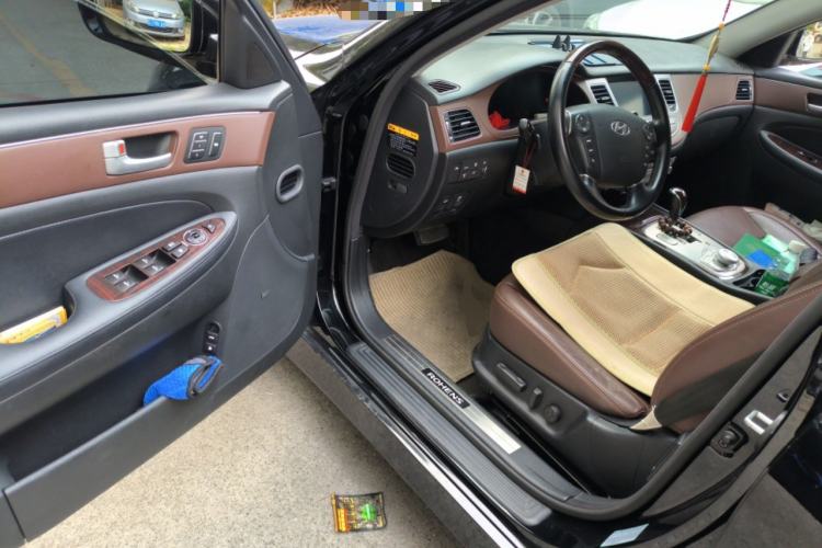 Used Hyundai Genesis 2012 3.0L GDI Luxury Edition Driver Seat