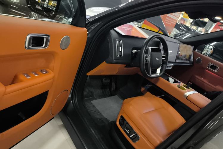 Used Li Auto L8 2023 Pro Model
