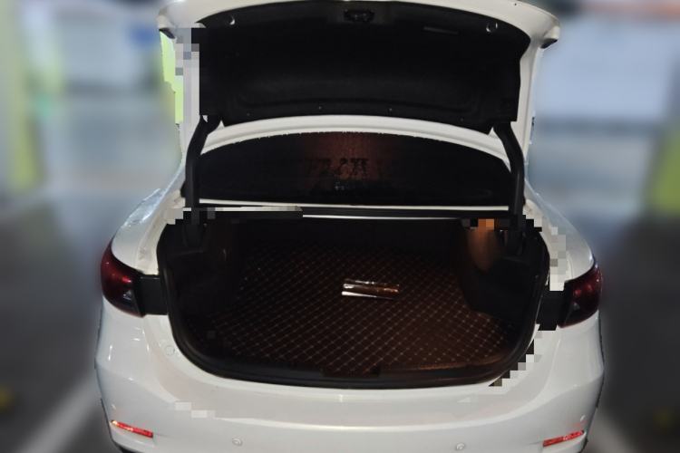 Used Mazda Atenza 2018 2.0L Blue Sky Luxury Edition China VI Standard
