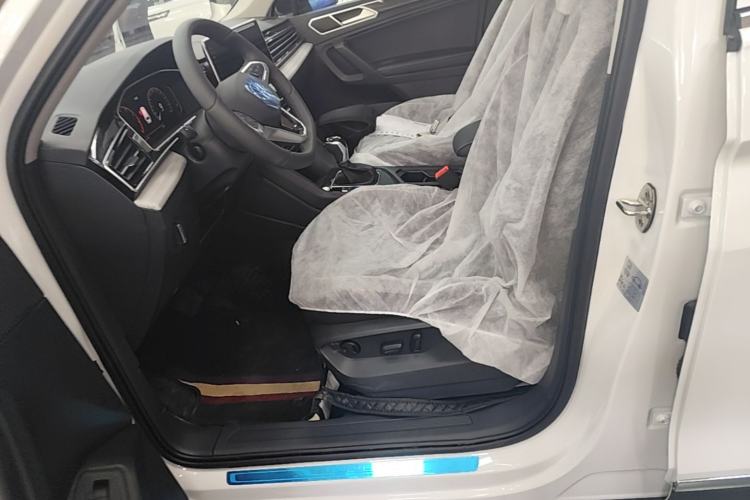 Used Volkswagen Tiguan L 2025 Model, Outstanding Version, 300TSI Automatic Two-Wheel Drive Longteng Edition

