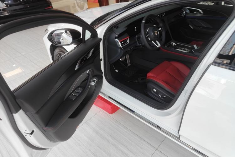 Used Hongqi H6 2024 2.0T ZhiShang Version
