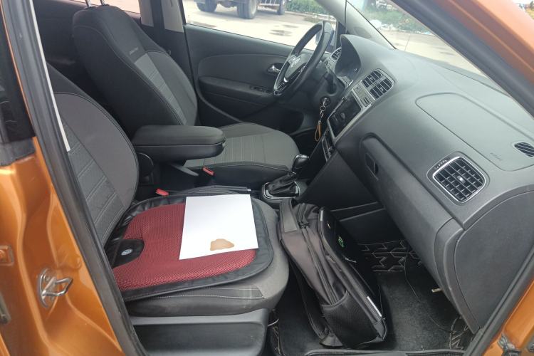 Used Volkswagen Polo 2018 1.5L Cross Polo Automatic Right Front Seat