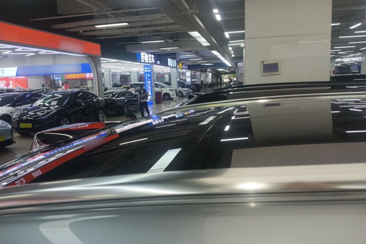 Used Hima AITO M8 2025 Extended-Range Max+ Version 53.4 kWh 5-Seater Edition Roof