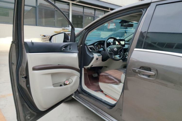 Used Buick GL8 2023 Land Executive Class Smart Enjoyment Model