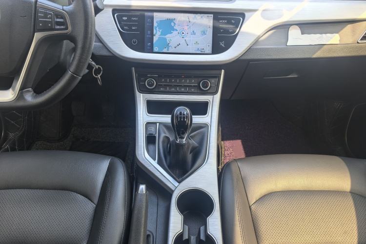 Used Geely Auto Vision 2019 Upgraded Model 1.5L Manual Luxury Version China VI Standard
