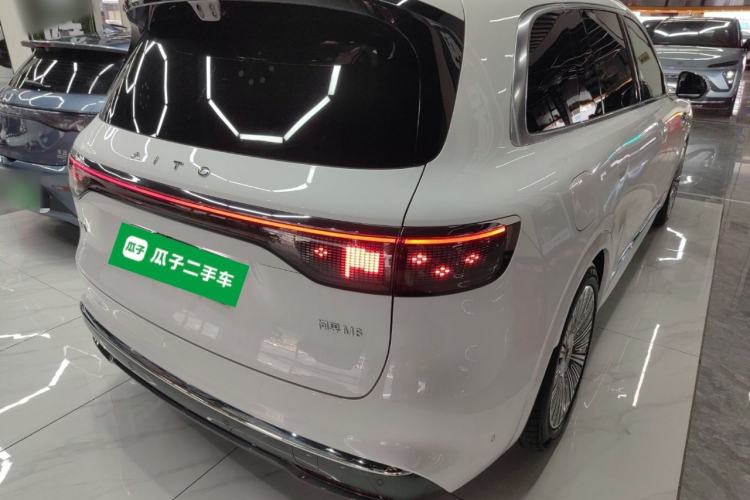 Used Hima AITO M8 2025 Extended-Range Ultra Version 53.4 kWh 6-Seater Edition Rear Right 45 Deg