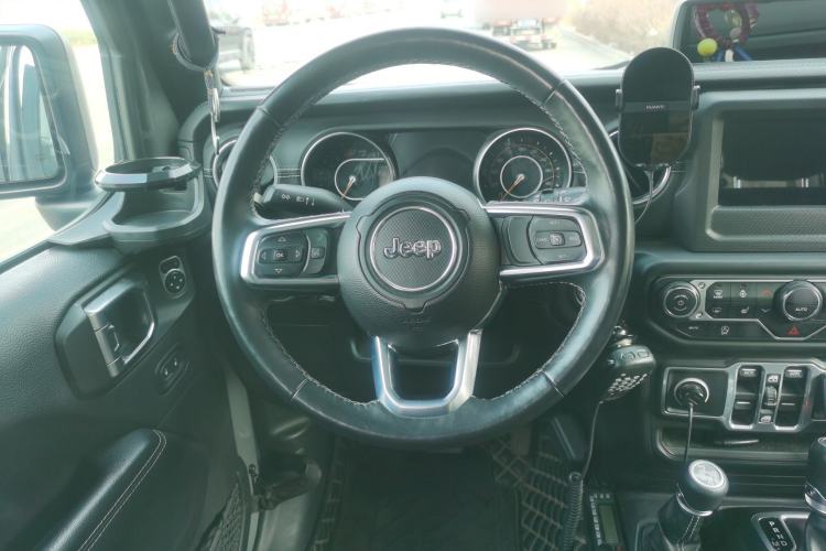 Used Jeep Wrangler 2018 2.0T Sahara Four-Door Edition
