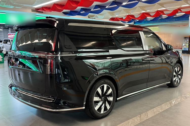 Used Volvo EM90 2025 Ultra Six-Seater