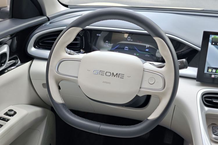 Used Geely Galaxy Geome 2025 410 km Free Version