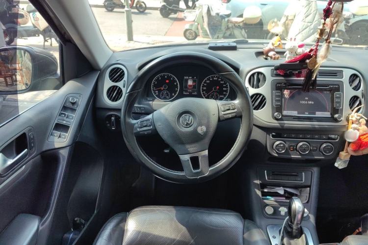 Used Volkswagen Tiguan 2015 1.8TSI Automatic Two-Wheel Drive Luxury Model Steering Wheel