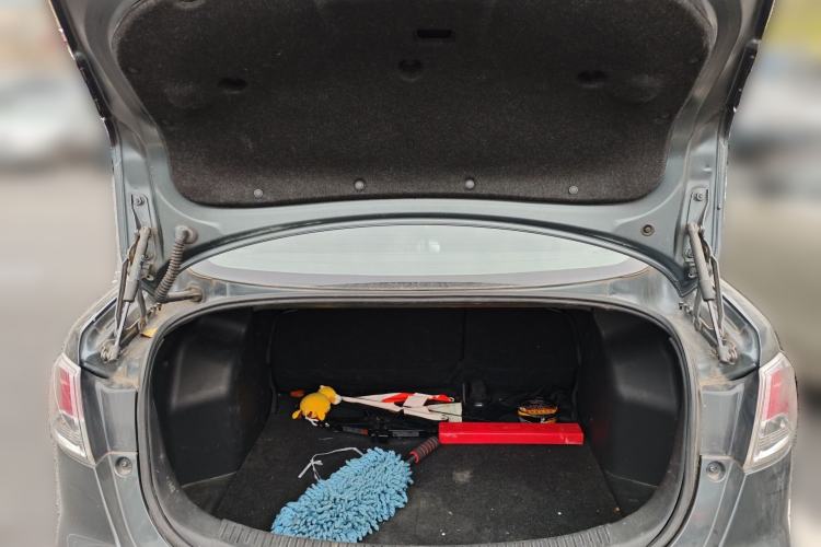 Used Mazda 2 2011 XuanDong 1.5L Automatic Fashion Edition Trunk