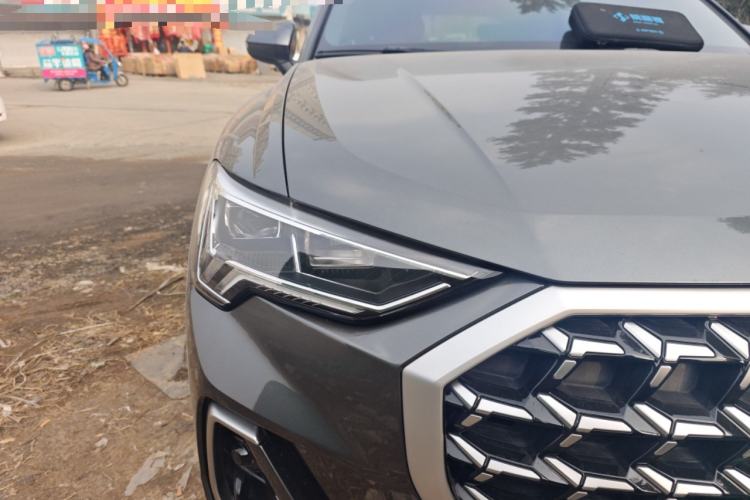 Used Audi Q3 2025 quattro 45th Anniversary Edition 40TFSI Fashionable and Dynamic Model Right Front Headlight