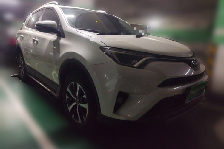 Used Toyota RAV4 2019 2.0L CVT Two-Wheel Drive Luxury Version China VI Standard
