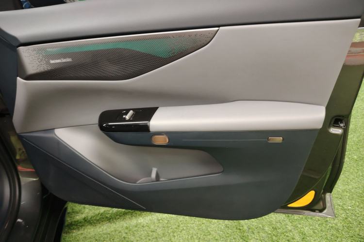 Used Lynk & Co 07 2024 EM-P 126 Long-Range Halo
