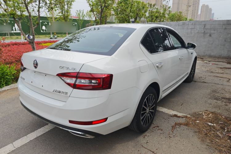 Used Skoda Octavia 2018 TSI230 DSG Luxury Edition Rear Right 45 Deg