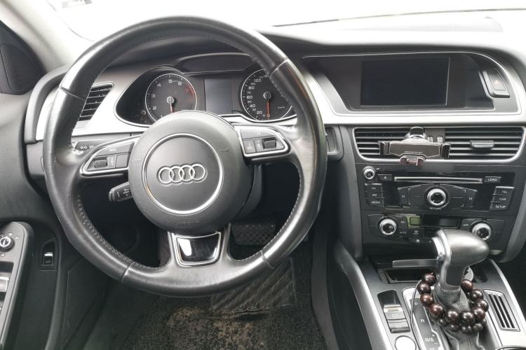 Used Audi A4L 2016 35 TFSI Collector's Edition Automatic Standard Model Center Console