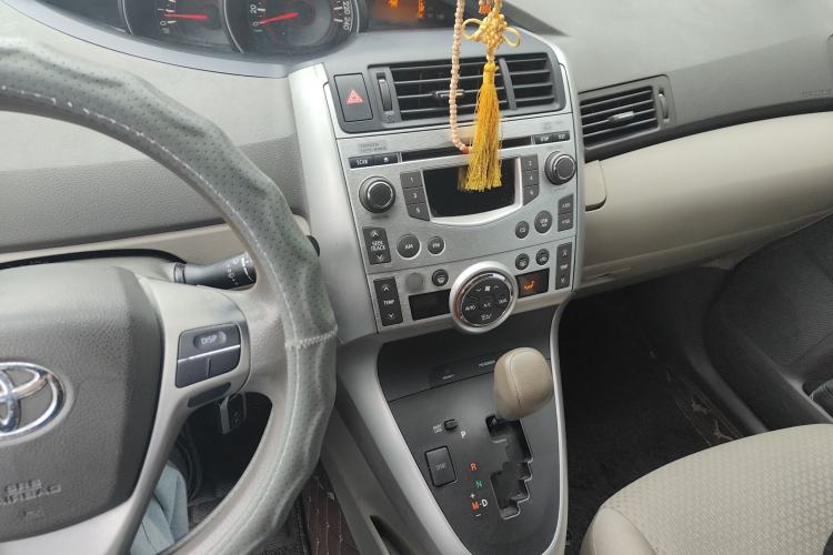 Used Toyota Verso 2014 Starlight 180G CVT Comfortable Multi-Function Edition