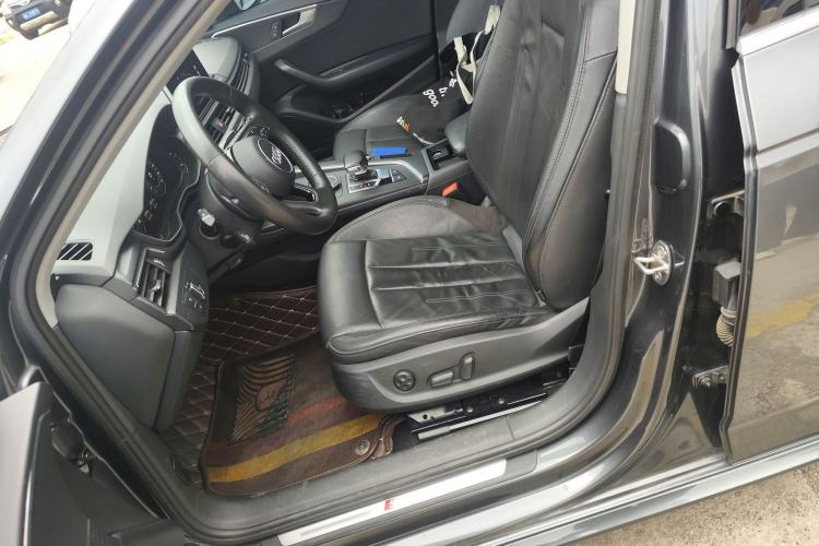 Used Audi A4L 2019 40 TFSI Fashion Version China V