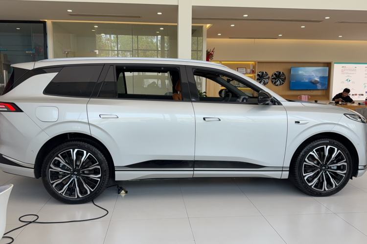 Used Dongfeng eπ eπ008 2026 Model Five-Seat Pure-Electric Ultra-Premium Edition
