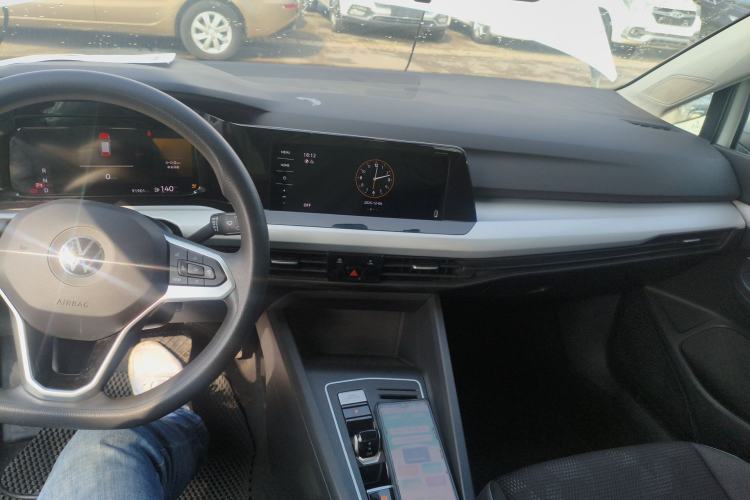 Used Volkswagen Golf 2023 200TSI DSG Center Console