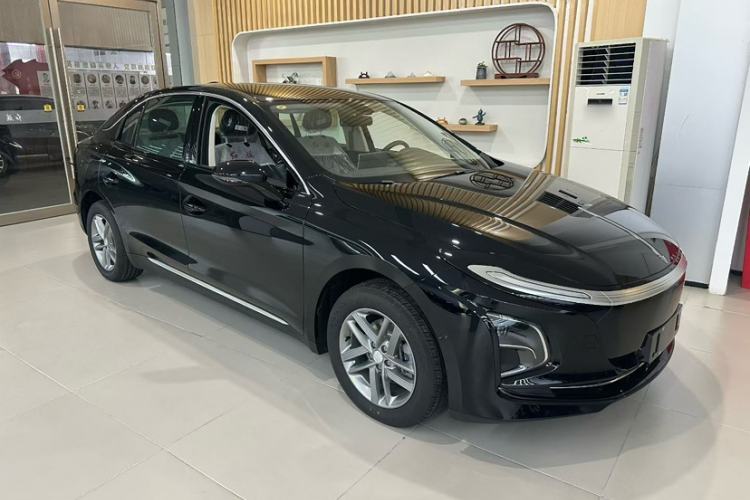 Used Hongqi E-QM5 2025 500km Range Commuter Version
