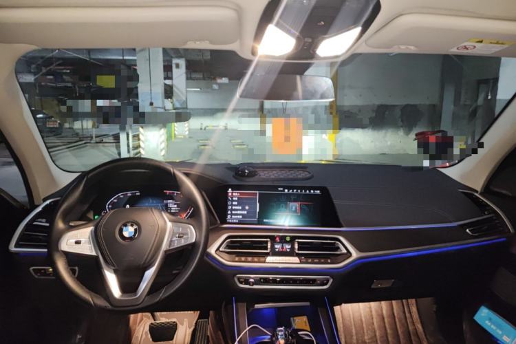 Used BMW X7 2022 xDrive40i Luxury Package with Leading Features