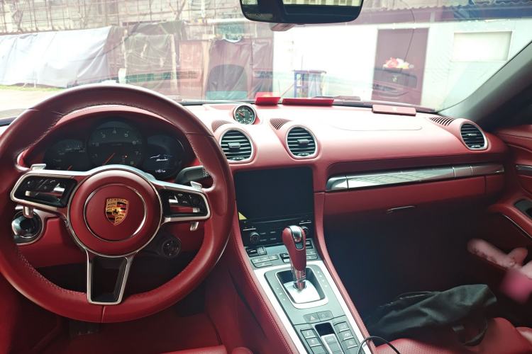 Used Porsche 718 2022 Boxster 2.0T Center Console