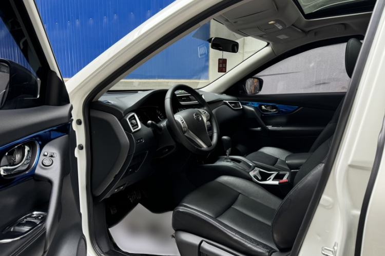 Used Nissan X-Trail 2015 2.0L CVT Comfort MAX Edition 2WD
