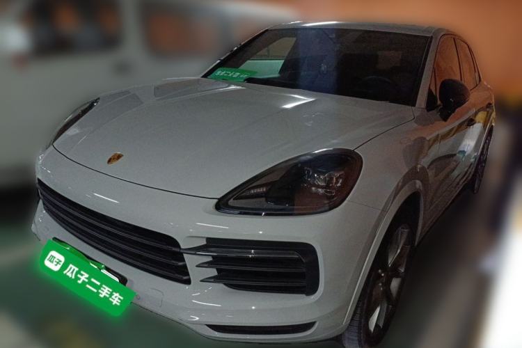 Used Porsche Cayenne E-Hybrid  Front Left 45 Deg