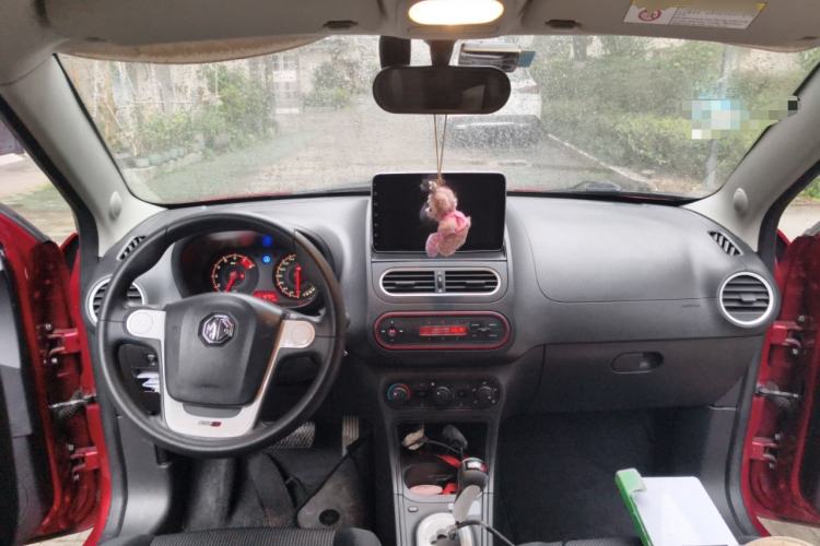 Used MG 3 2016 1.3L AMT Comfort Edition Center Console