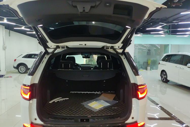 Used Land Rover Discovery Sport 2022 Revised Version 249 PS R-Dynamic S Performance Edition 5 Seats Trunk