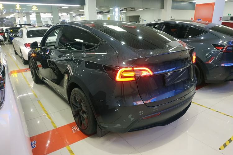 Used Tesla Model Y 2024 Rear-Wheel-Drive Version Exterior 2