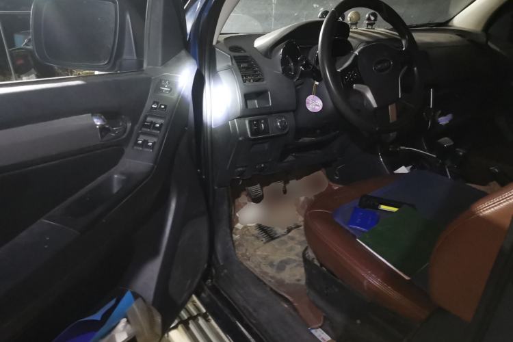 Used Isuzu TAGA 2018 3.0T Four-Wheel Drive Luxury Edition
