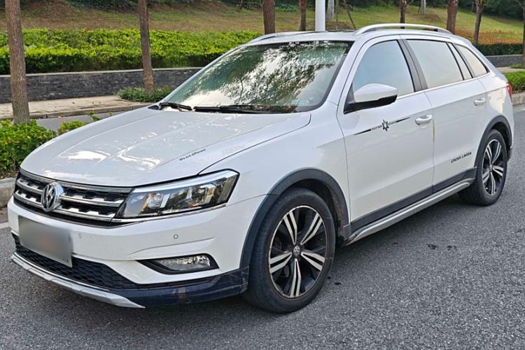 Used Volkswagen Cross Lavida 2016 230TSI DSG Luxury Edition
