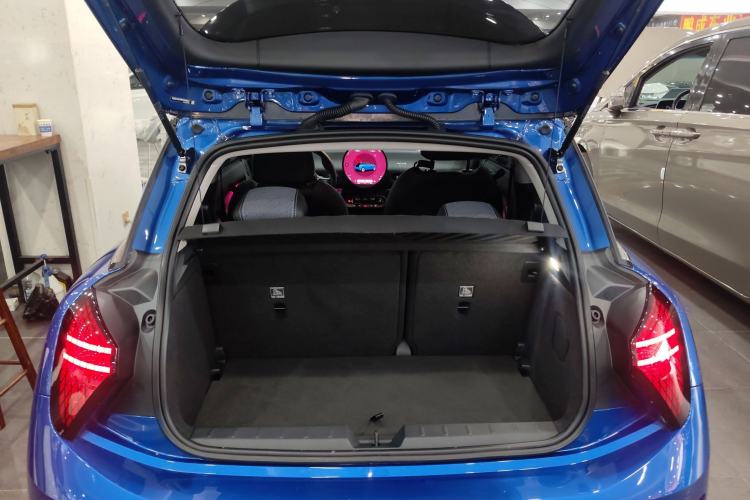 Used MINI Electric COOPER 2024 456km COOPER E Classic Edition Trunk