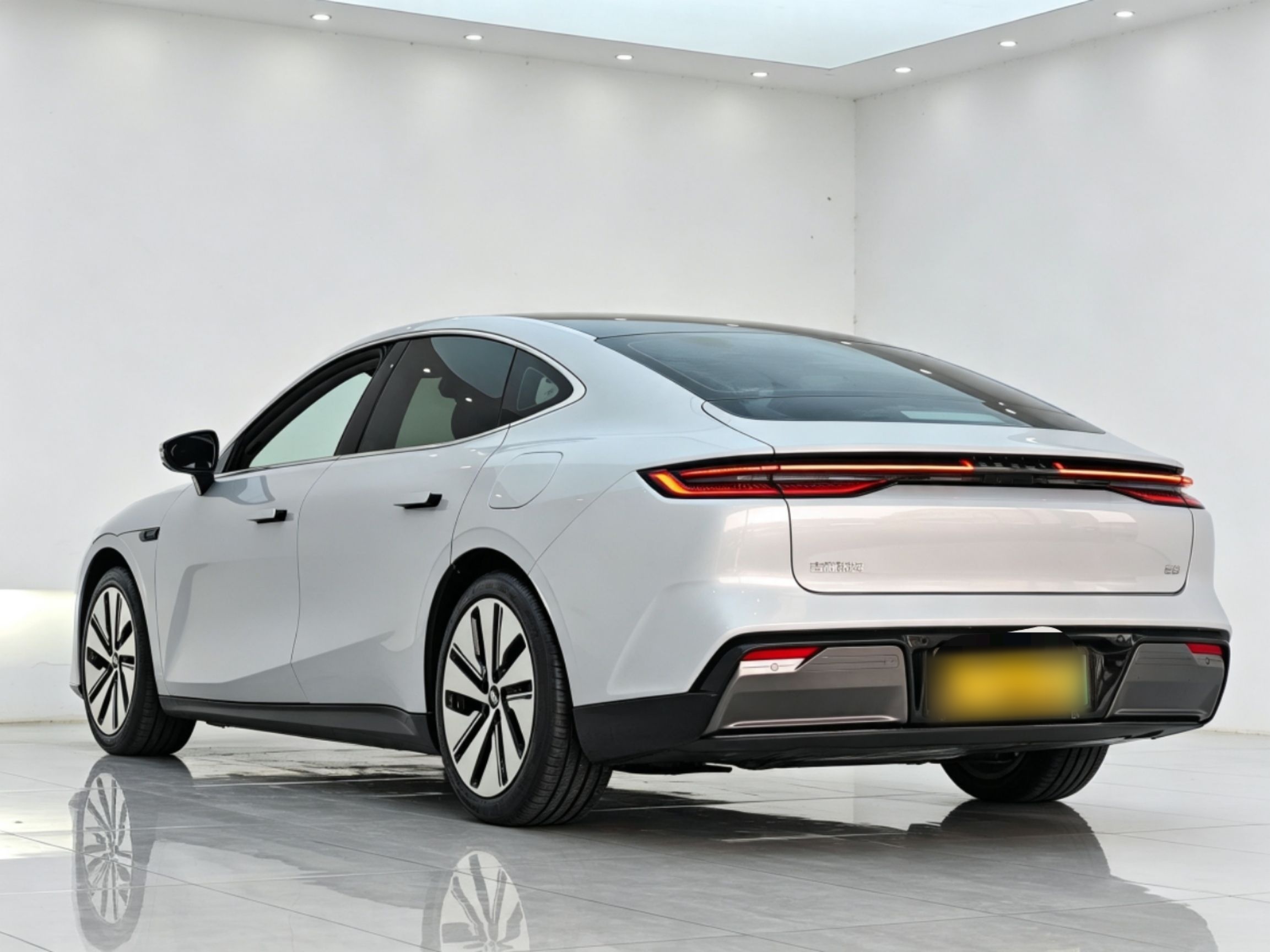 Geely Galaxy E8 2024 550 km Range Rear-Drive MAX — снимка 14
