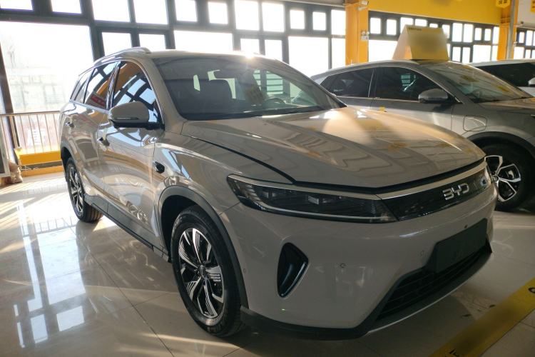 Used BYD Sealion 05 DM-i 2025 DM-i Smart Drive 75KM Luxury Model Front Right 45 Deg