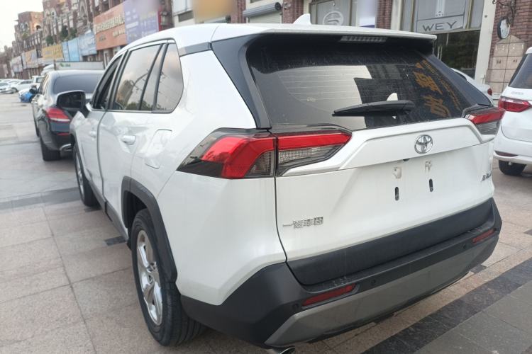 Used Toyota RAV4 2022 2.0L CVT Two-Wheel Drive Fashion Edition