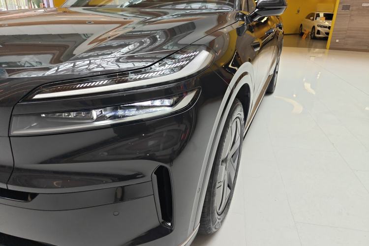 Used ONVO Luxeed L90 2025 Model—Ultra Six-Seater Version
