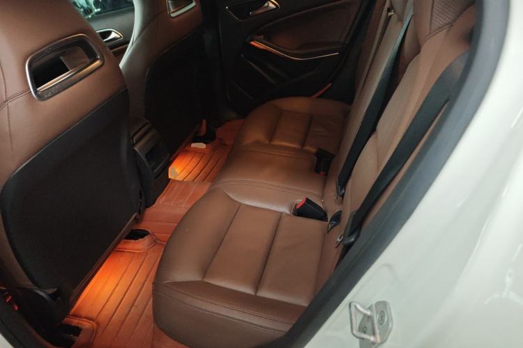 Used Mercedes-Benz GLA 2015 GLA 260 4MATIC Left Rear Seat