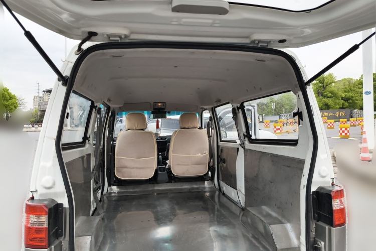 Used Jinbei Hiace X30 2023 1.5L Wealthy-Style Passenger Van 5/6/7-Seater Non-Air-Conditioned Version SWC15M Trunk