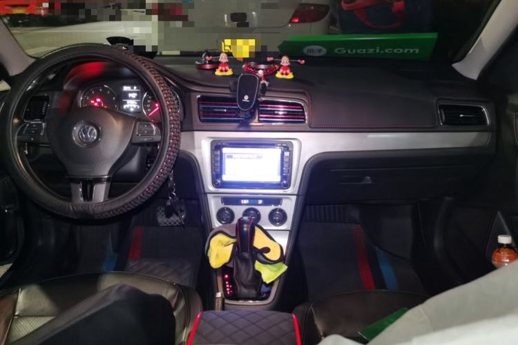 Used Volkswagen Lavida 2013 Revised Version 1.6L Automatic Luxury Edition Center Console