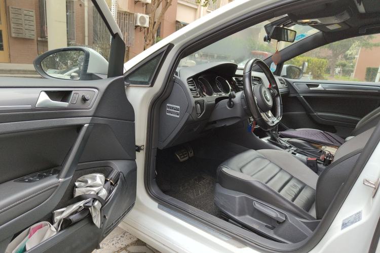 Used Volkswagen Golf 2017 280TSI Automatic R-Line Million-Vehicle Commemorative Edition