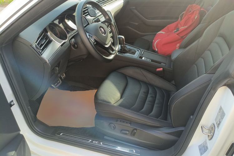 Used Volkswagen FAW-Volkswagen CC 2019 330TSI Glamour Edition China VI Left Front Seat