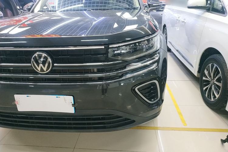 Used Volkswagen Tavendor 2023 330TSI Luxury Touring Edition Left Front Headlight