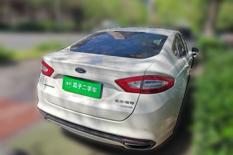 Used Ford Mondeo 2013 2.0L GTDi 200 Luxury Model Rear Right 45 Deg