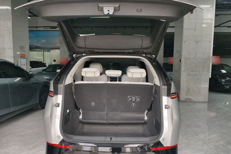 Used XPeng X9 2025 702 Four-Wheel Drive High-Performance Max
